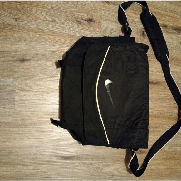 Nike Handbags - Nike Laptop Bag